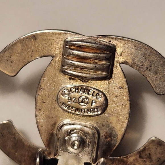 CHANEL TURNLOCK round vintage earrings silver - Picture 3 of 5
